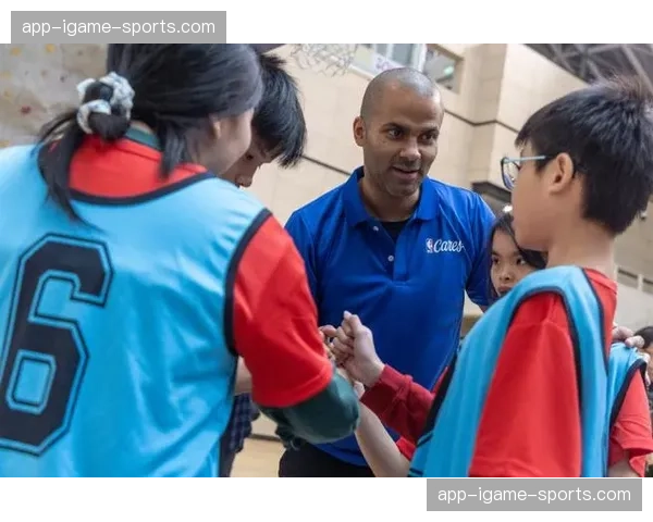 通讯：NBA关怀行动，球员赴社区中心与孩子们共同庆祝读书月